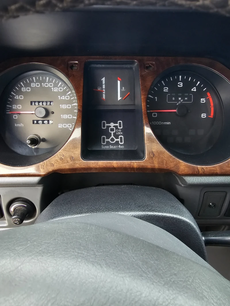 Mitsubishi Pajero Super select GLS, снимка 3 - Автомобили и джипове - 53389381