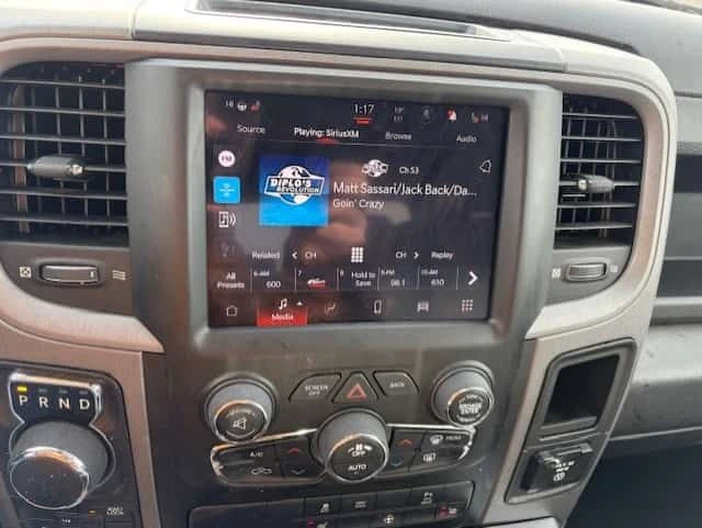 Dodge RAM 1500 * Express * CARFAX * 2 КЛЮЧА * ПОДГРЕВИ * KEYLESS, снимка 9 - Автомобили и джипове - 53901516