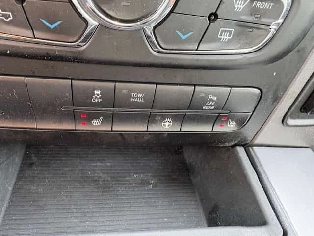 Dodge RAM 1500 * Express * CARFAX * 2 КЛЮЧА * ПОДГРЕВИ * KEYLESS, снимка 12 - Автомобили и джипове - 53901516