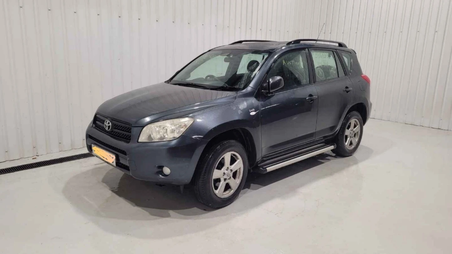 Toyota Rav4 2.2 D-4d 136к.с Кожен Салон НА ЧАСТИ - изображение 2