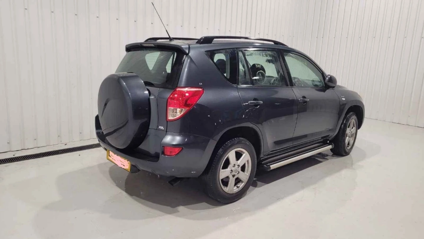 Toyota Rav4 2.2 D-4d 136к.с Кожен Салон НА ЧАСТИ - изображение 4