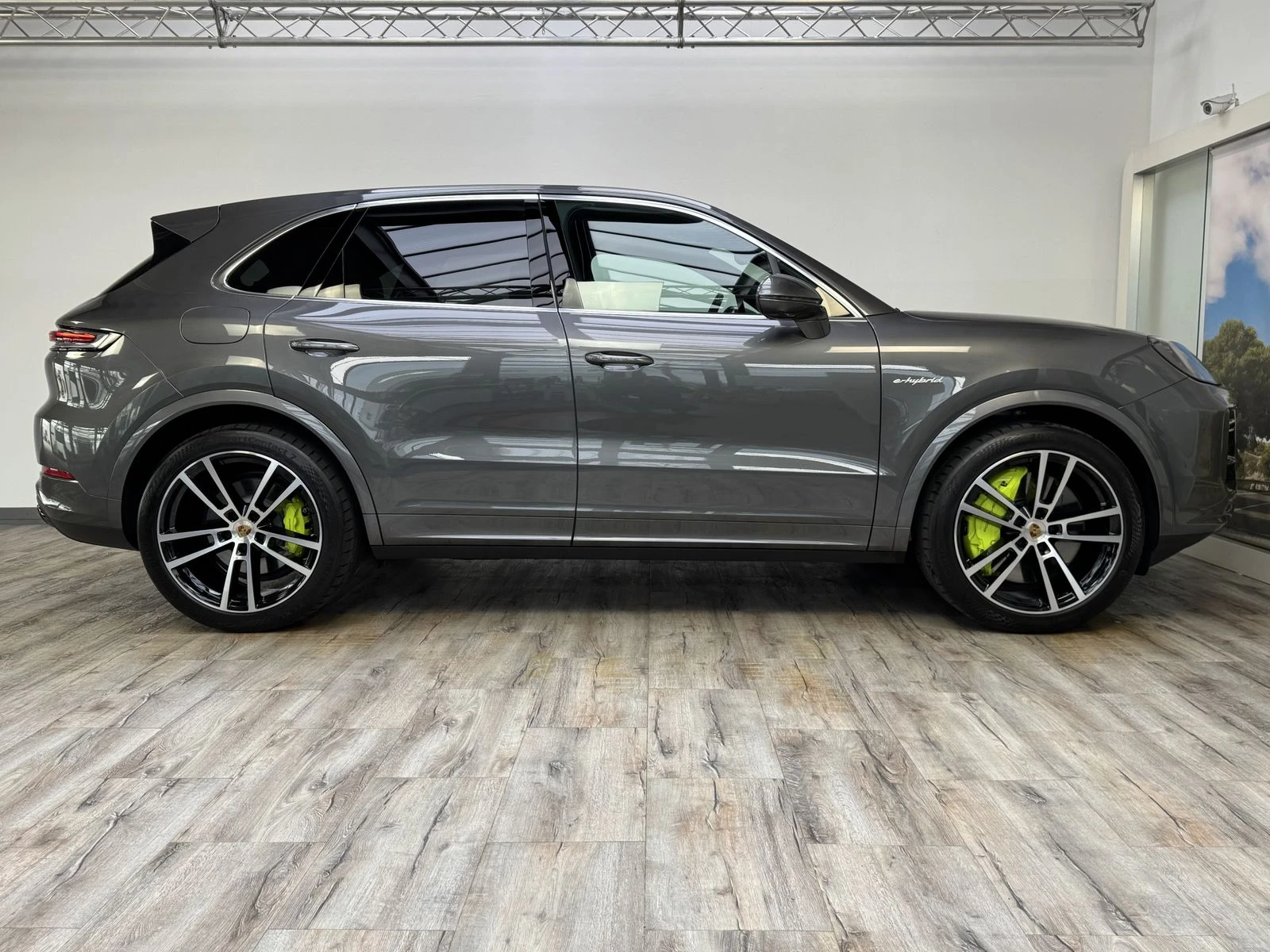 Porsche Cayenne TURBO E-HYBRID/FACELIFT/SPORT DE/BOSE/MATRIX/PANO/ - изображение 6