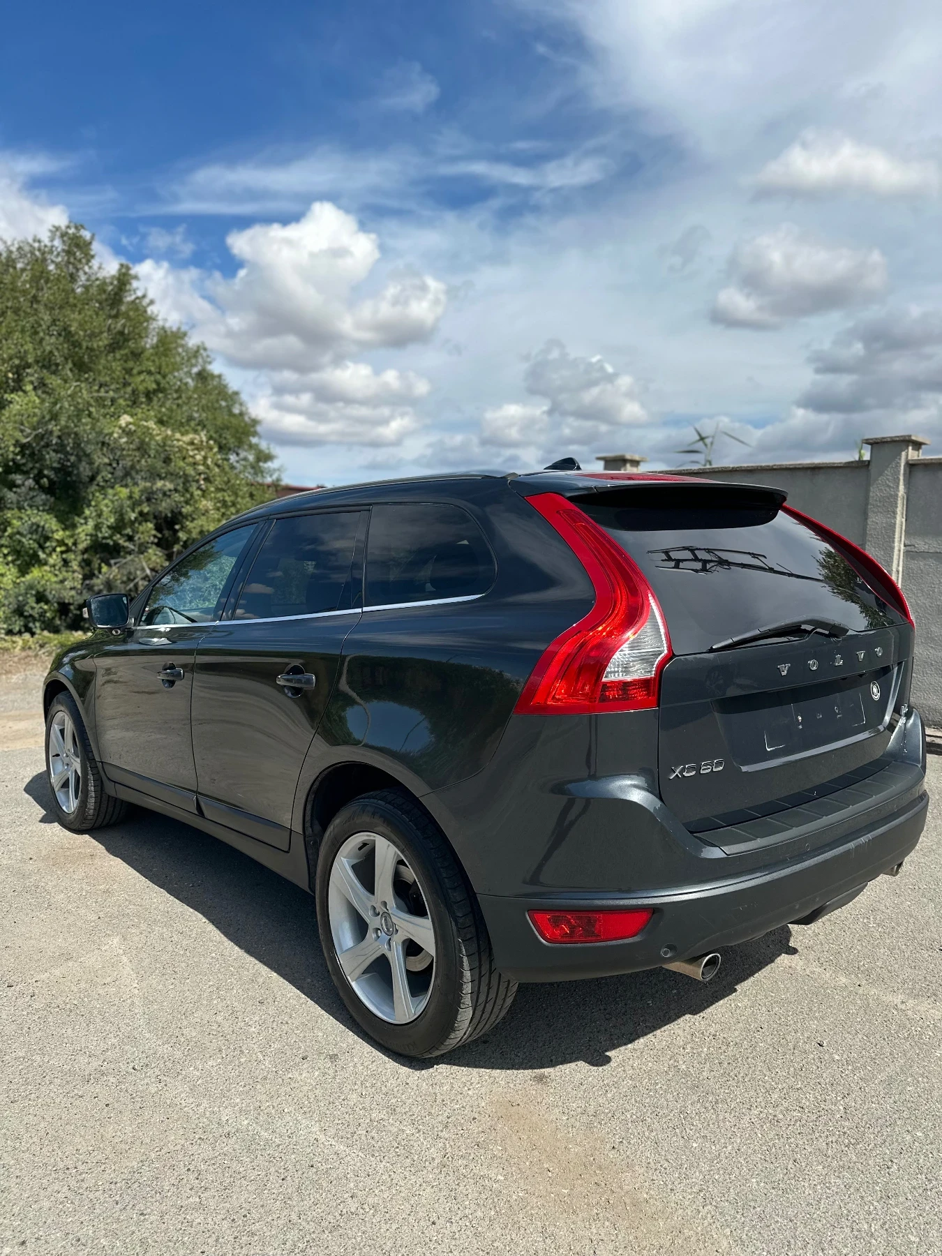 Volvo XC60 D5 215 Summum - изображение 7