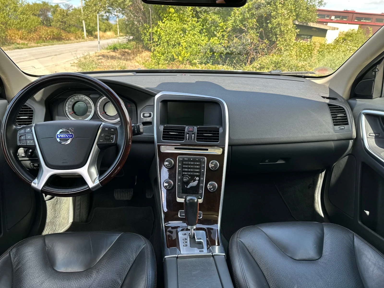 Volvo XC60 D5 215 Summum - изображение 10