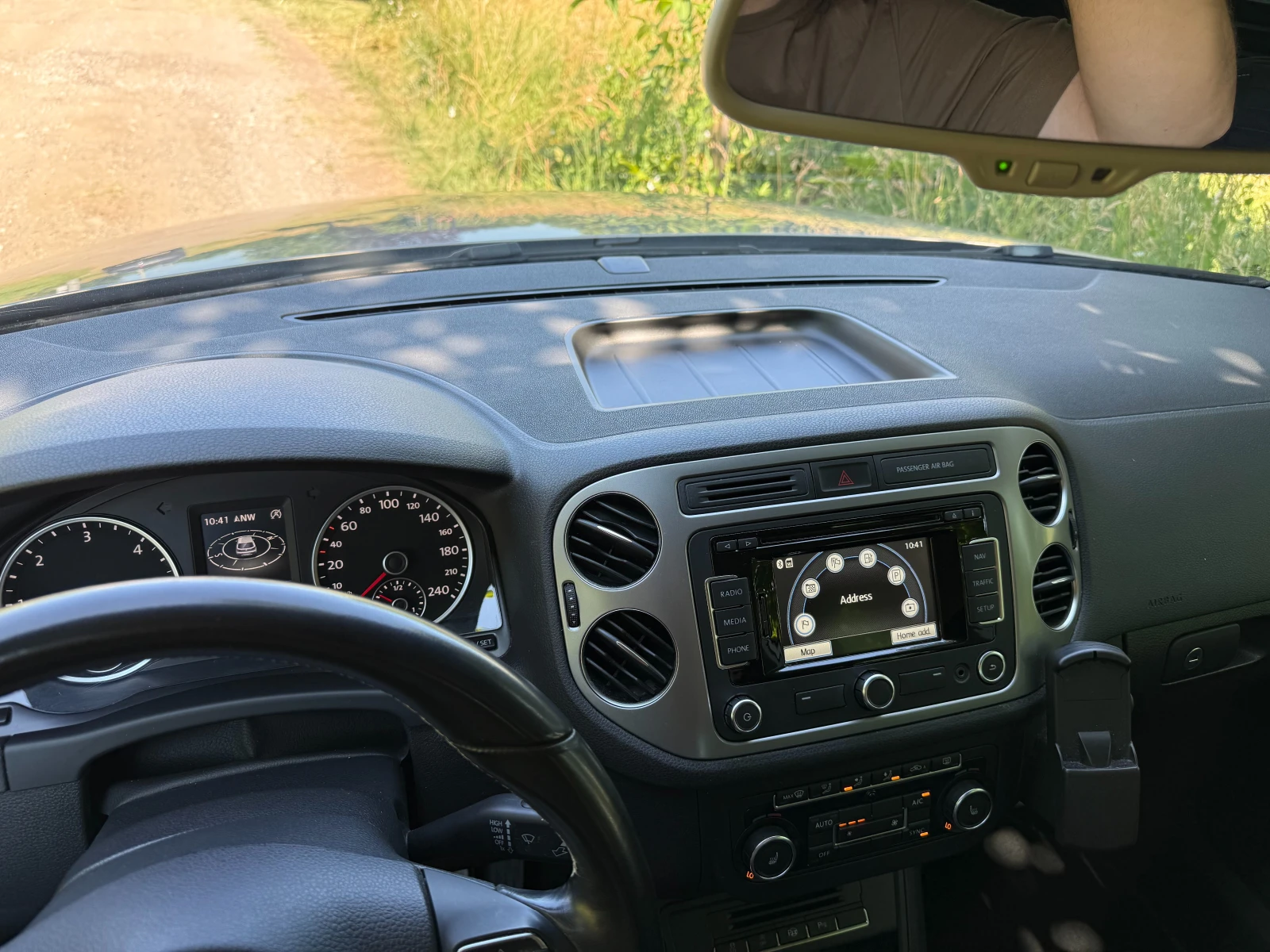 VW Tiguan, снимка 4 - Автомобили и джипове - 54996071