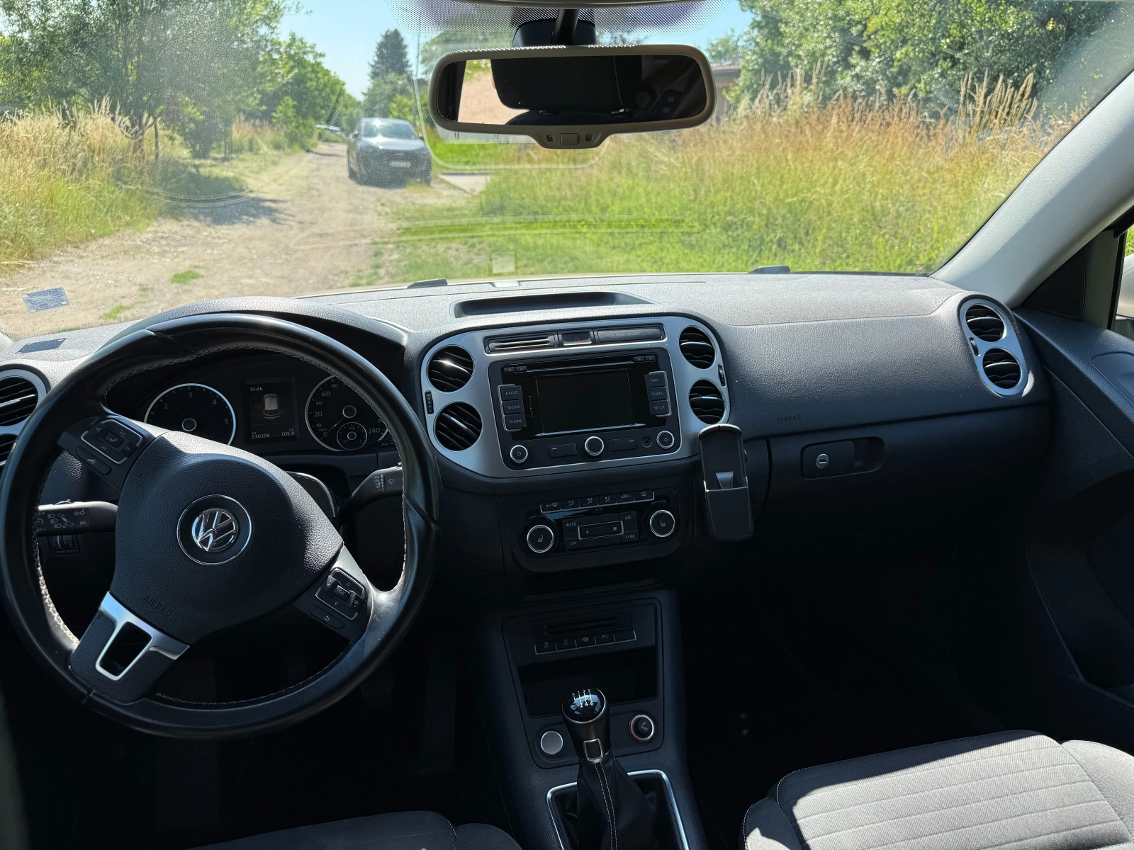 VW Tiguan, снимка 3 - Автомобили и джипове - 54996071