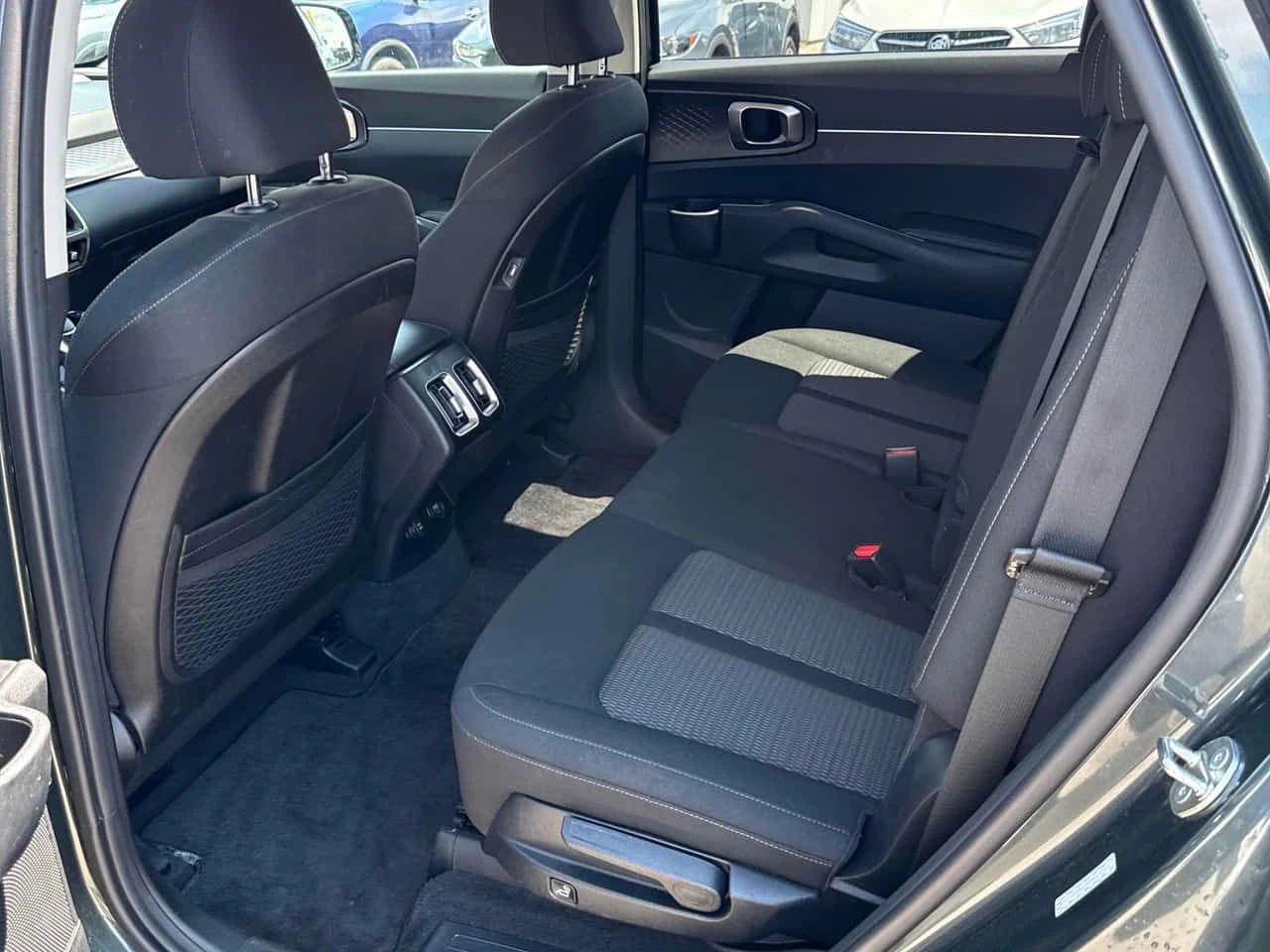 Kia Sorento | AWD | CARFAX | БЕЗ ПЪРВОНАЧАЛНА ВНОСКА | , снимка 10 - Автомобили и джипове - 55194028