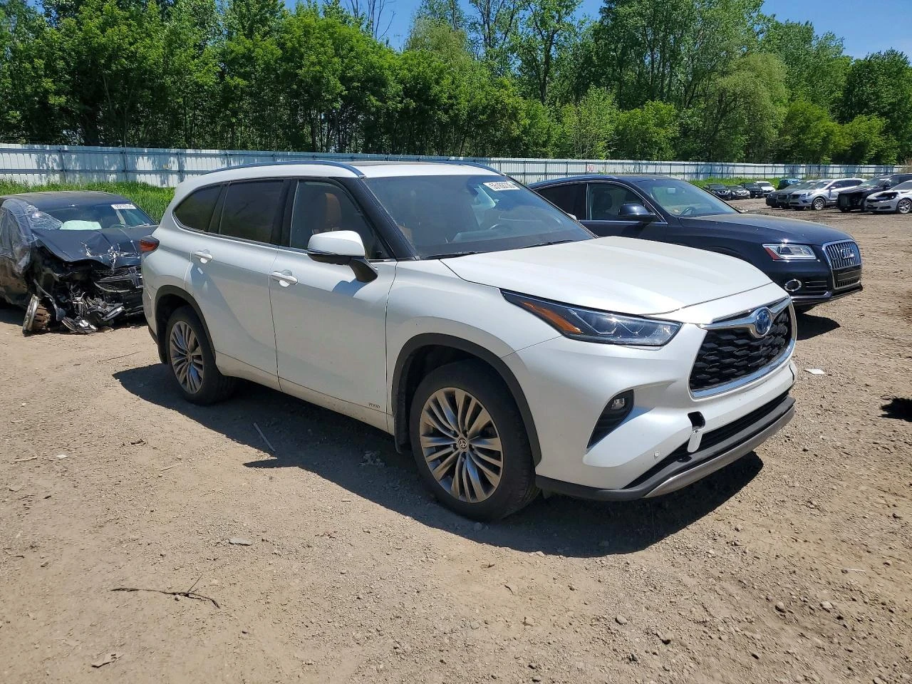 Toyota Highlander HYBRID PLATINUM* КОЖА* ПОДГРЕВ* ОБДУХВАНЕ* ПАНОРАМ, снимка 4 - Автомобили и джипове - 55280049