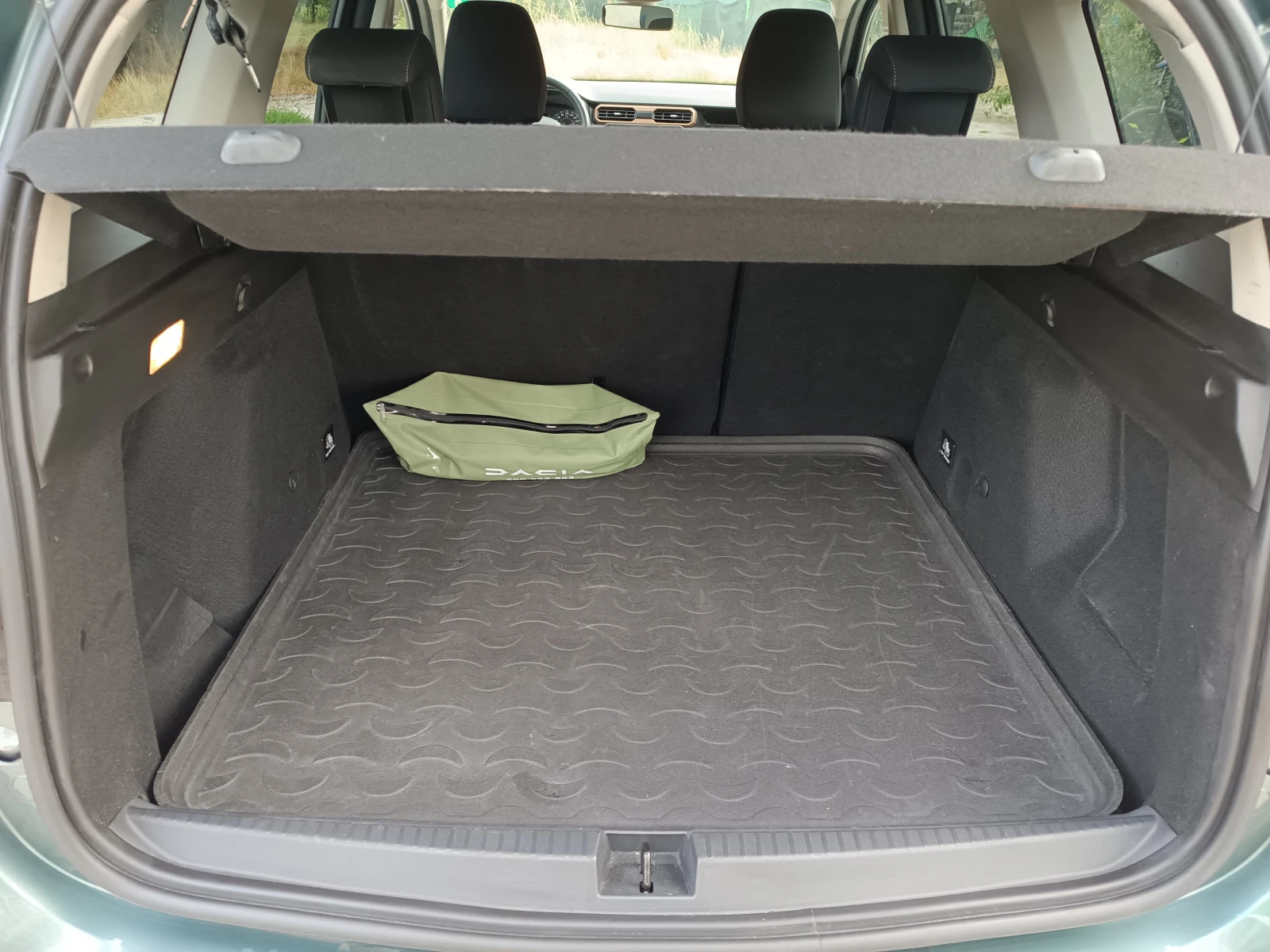 Dacia Duster 1.0tce LPG 33хил., снимка 14 - Автомобили и джипове - 55401466