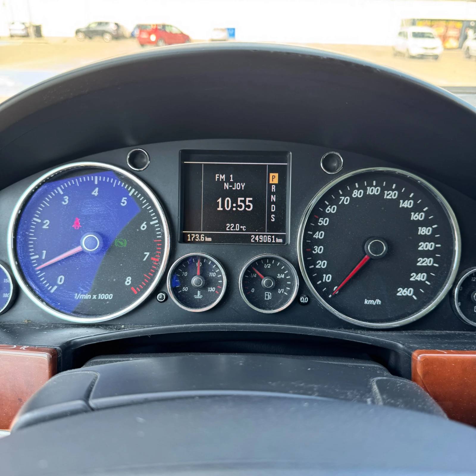 VW Touareg 3.2 Бензин-Газ, снимка 13 - Автомобили и джипове - 55407580