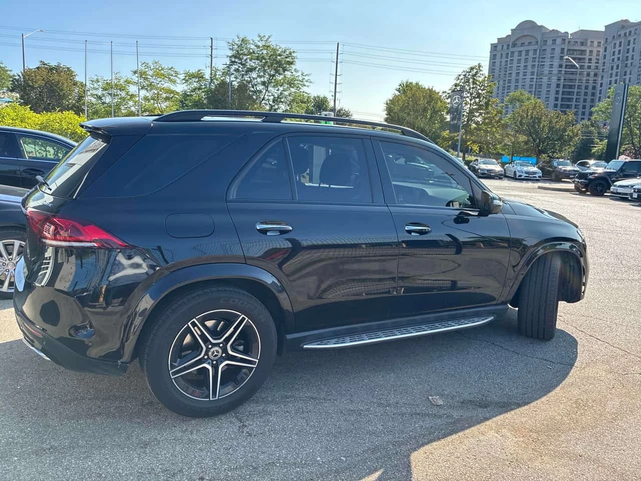 Mercedes-Benz GLE 450 AMG * CARFAX * ОБДУХВАНЕ * BURMESTER * PANO, снимка 3 - Автомобили и джипове - 55777809
