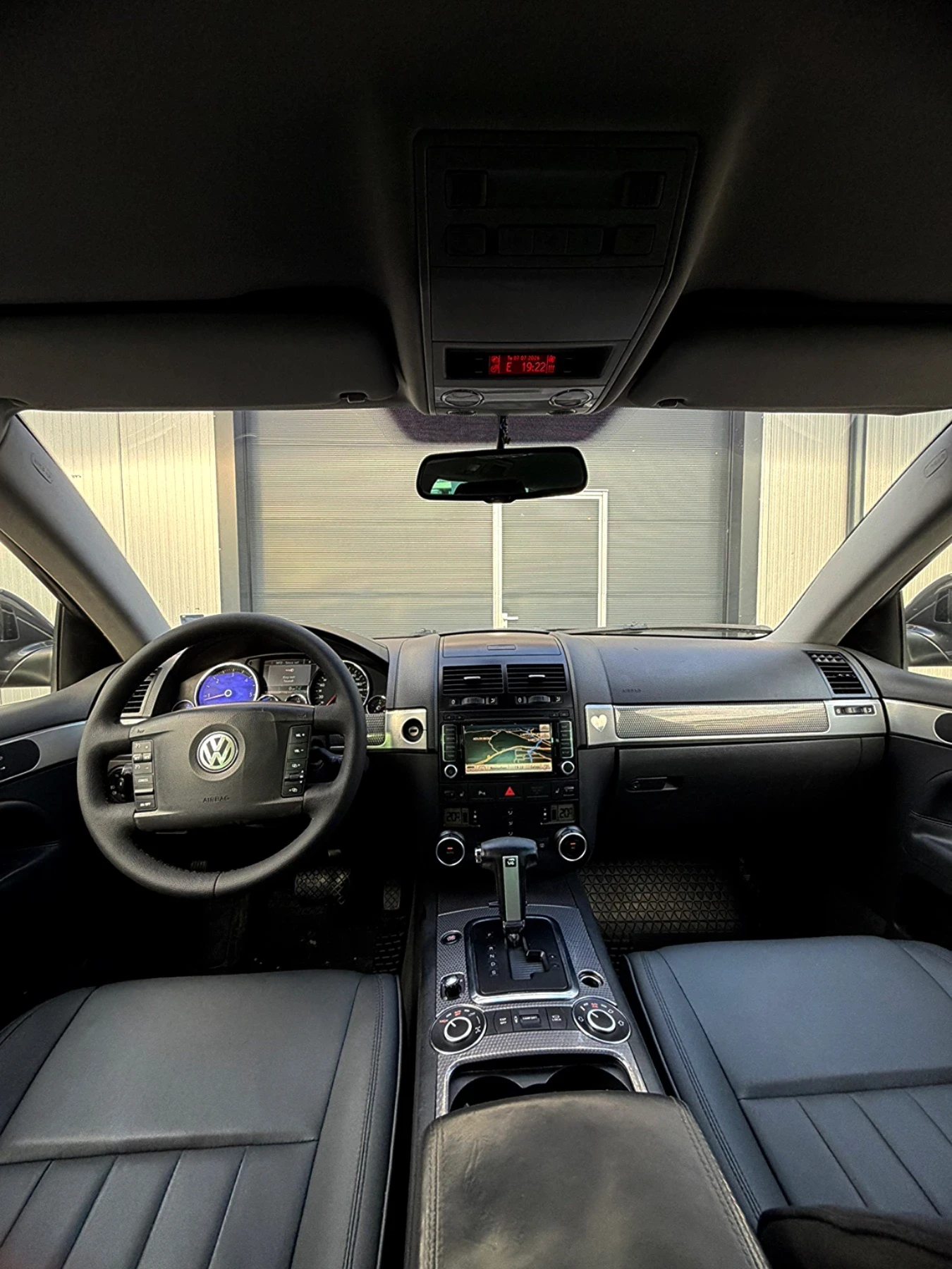 VW Touareg, снимка 6 - Автомобили и джипове - 55942506