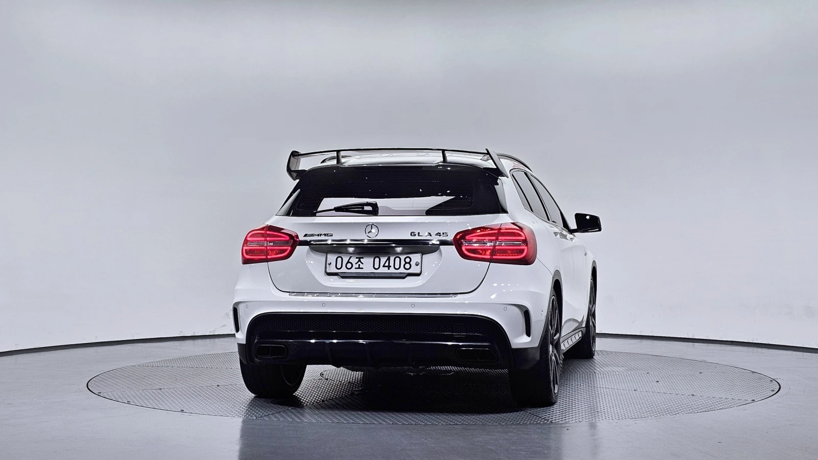 Mercedes-Benz GLA 45 AMG 4Matic, снимка 4 - Автомобили и джипове - 56211519