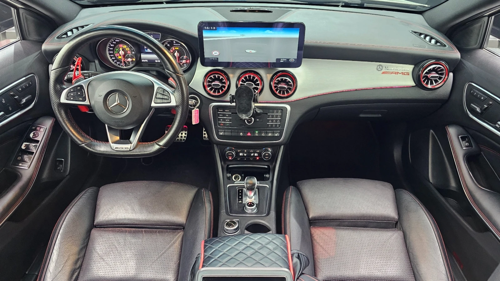 Mercedes-Benz GLA 45 AMG 4Matic, снимка 6 - Автомобили и джипове - 56211519