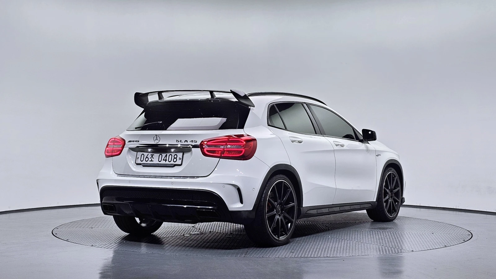 Mercedes-Benz GLA 45 AMG 4Matic, снимка 2 - Автомобили и джипове - 56211519
