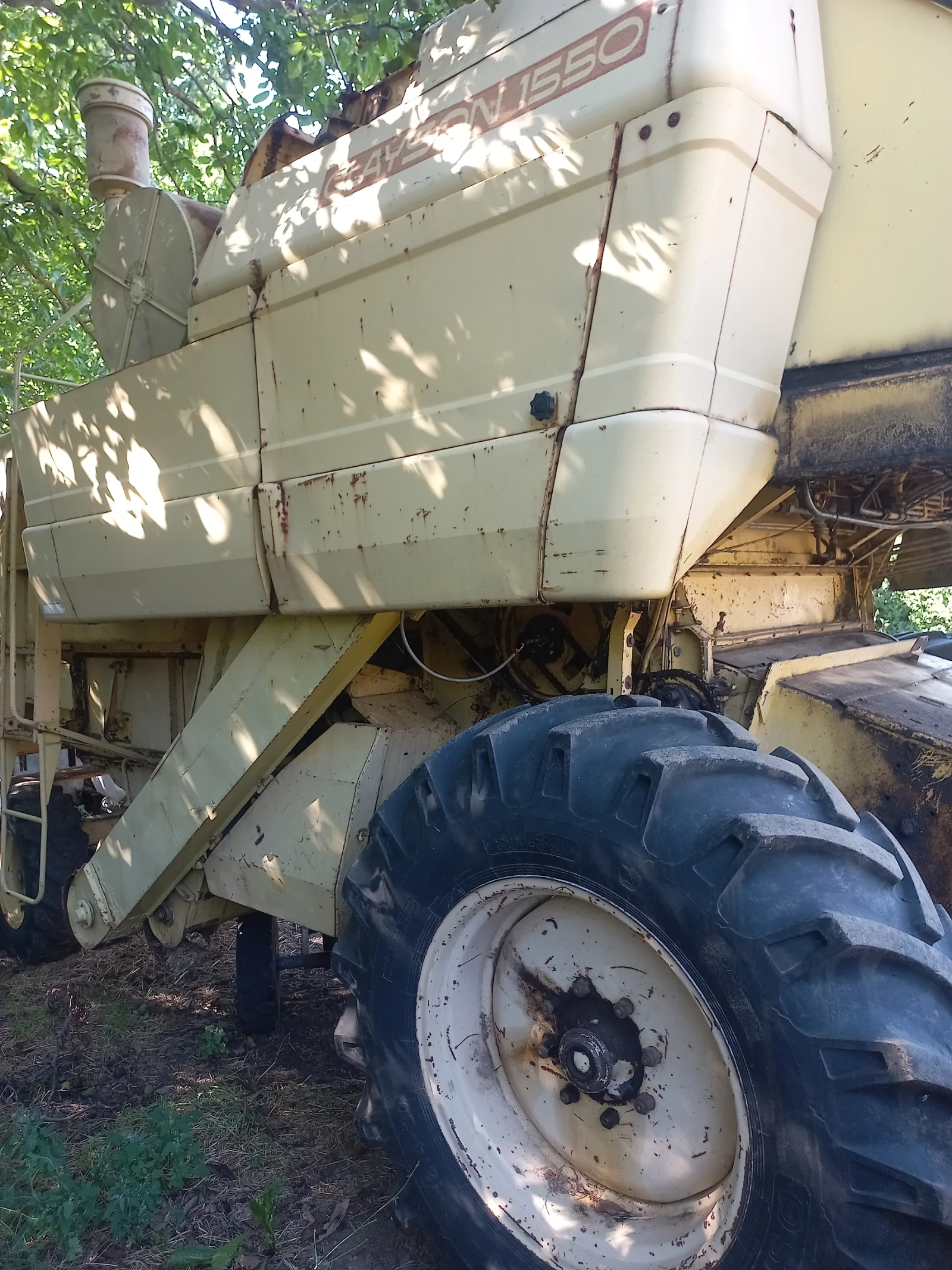 Комбайн New Holland 1550, снимка 4 - Селскостопанска техника - 54876955