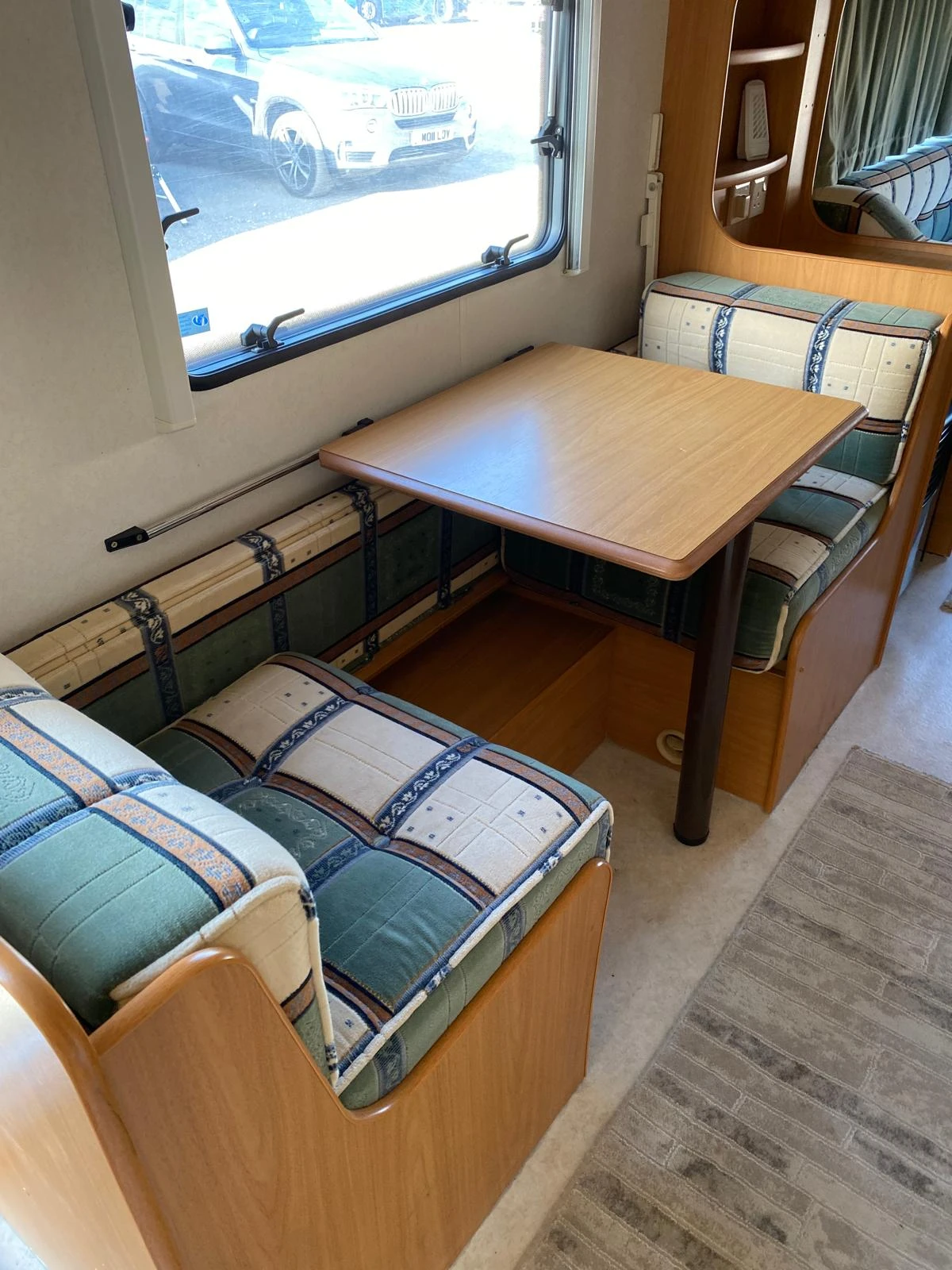 Каравана Avondale WINDSDOR 640-6, снимка 7 - Каравани и кемпери - 54798588