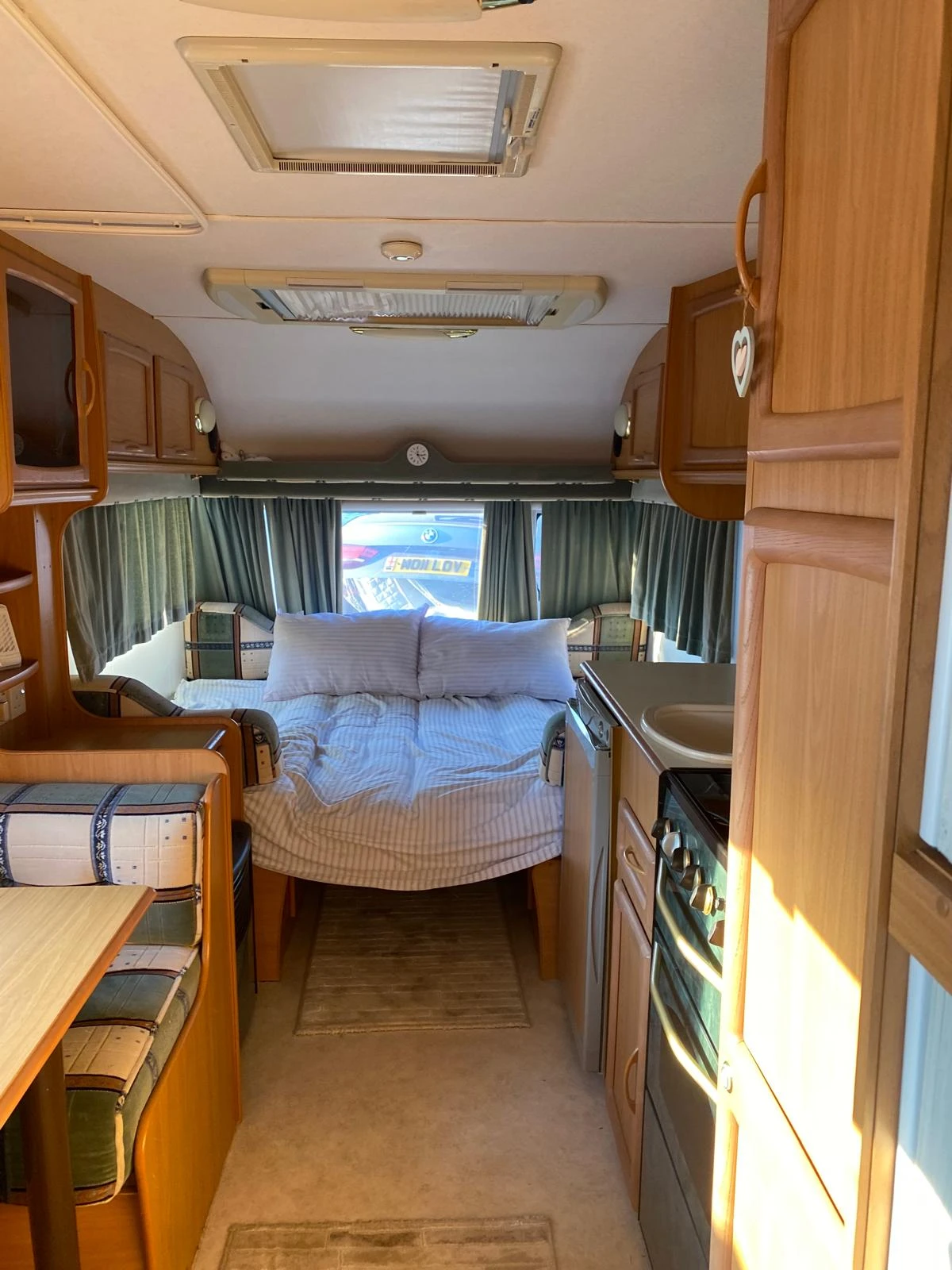 Каравана Avondale WINDSDOR 640-6, снимка 6 - Каравани и кемпери - 54798588
