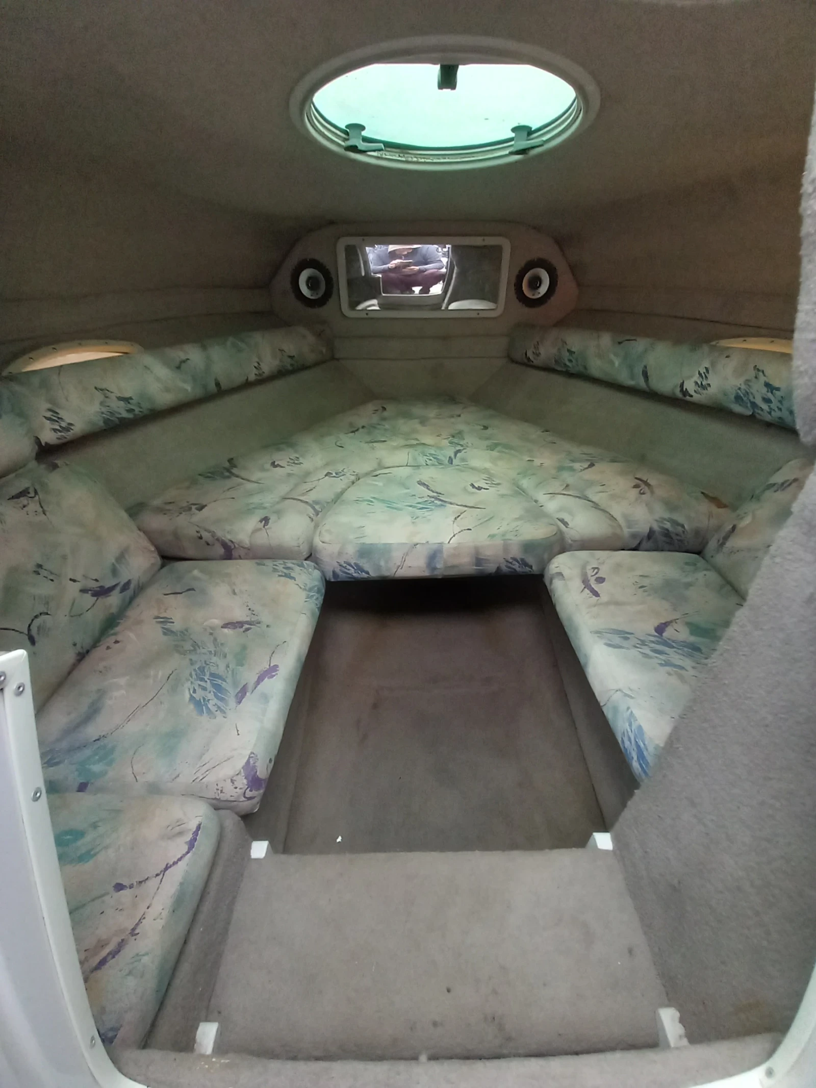 Моторна яхта Four Winns 205 Sundowner - изображение 2