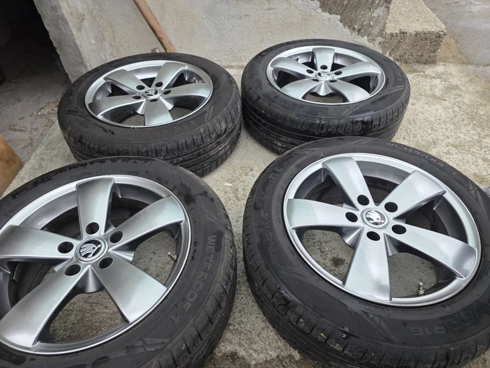 Гуми с джанти Nokian 205/55R16
