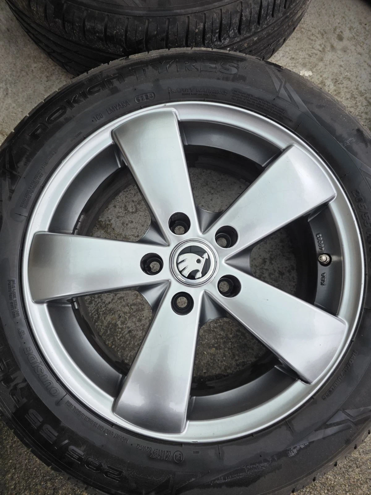 Гуми с джанти Nokian 205/55R16, снимка 13 - Гуми и джанти - 54092109