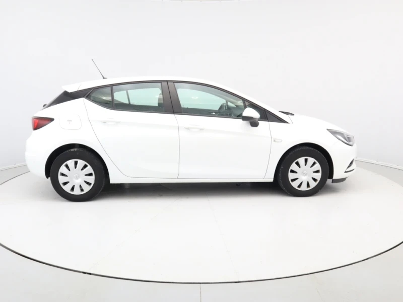 Opel Astra 1.4  49551км, снимка 8 - Автомобили и джипове - 51193356