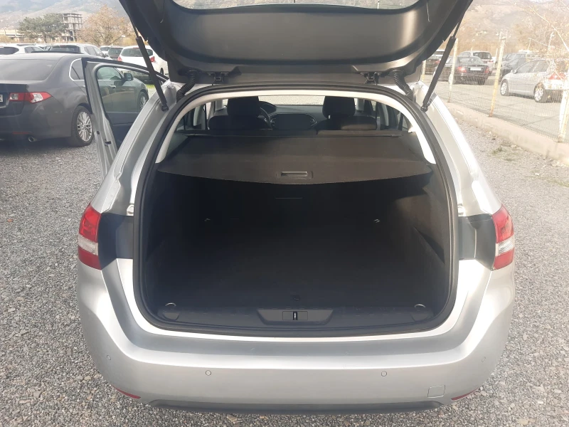Peugeot 308 КАТО НОВ, снимка 15 - Автомобили и джипове - 52438660