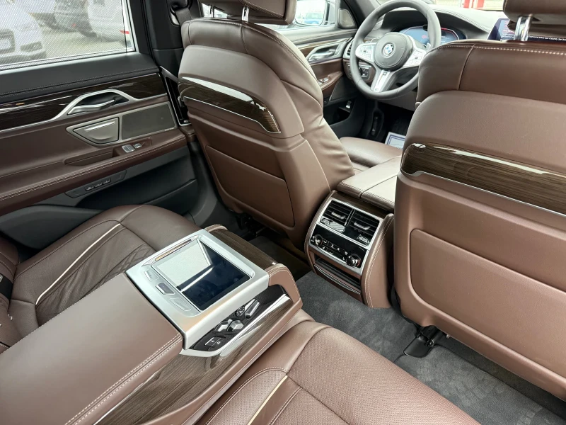 BMW 750 (KATO НОВА)^(X-Drive)^(M-Paket), снимка 14 - Автомобили и джипове - 52539118