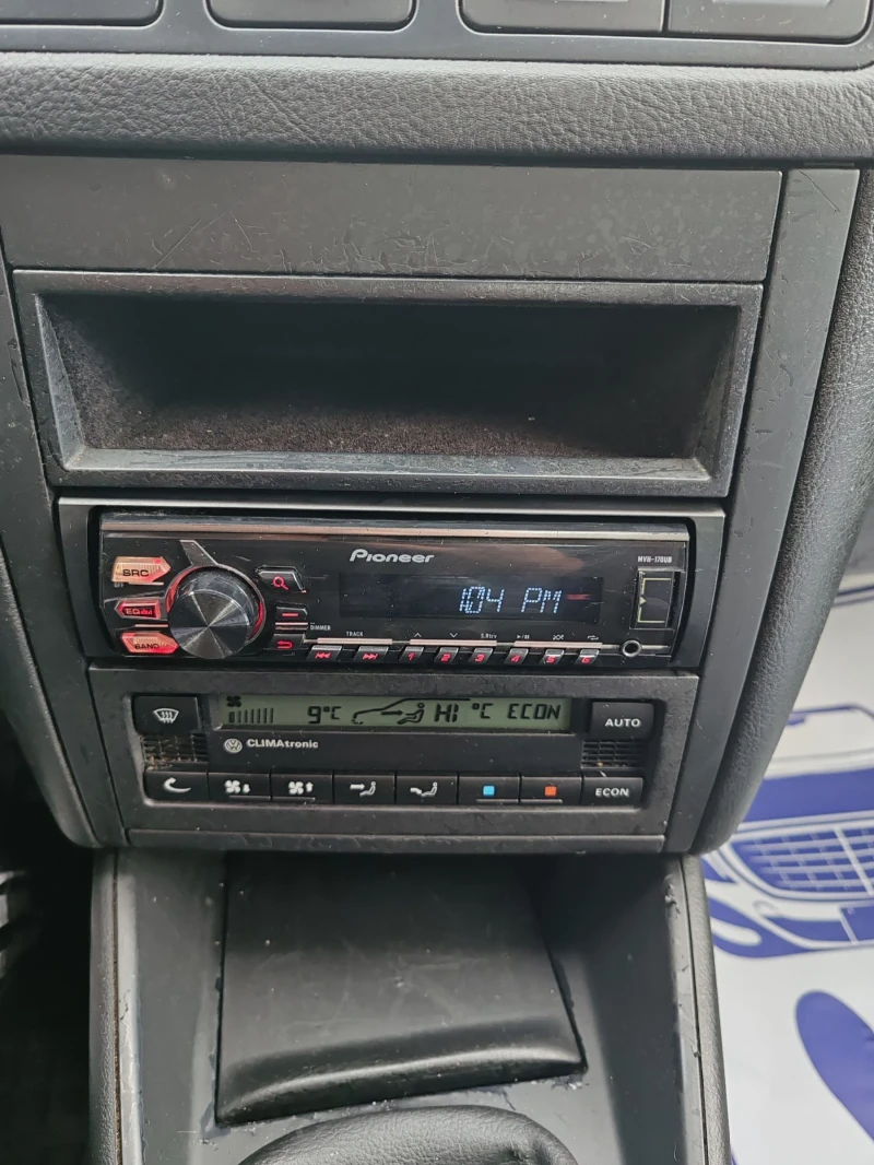 VW Golf 1.9 TDI 90 k.c , снимка 10 - Автомобили и джипове - 52661227