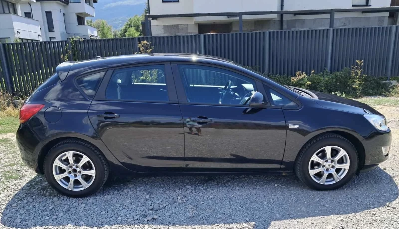 Opel Astra, снимка 4 - Автомобили и джипове - 52665137