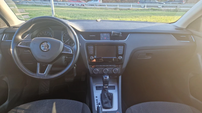 Skoda Octavia 1.6 TDI, снимка 5 - Автомобили и джипове - 52816127