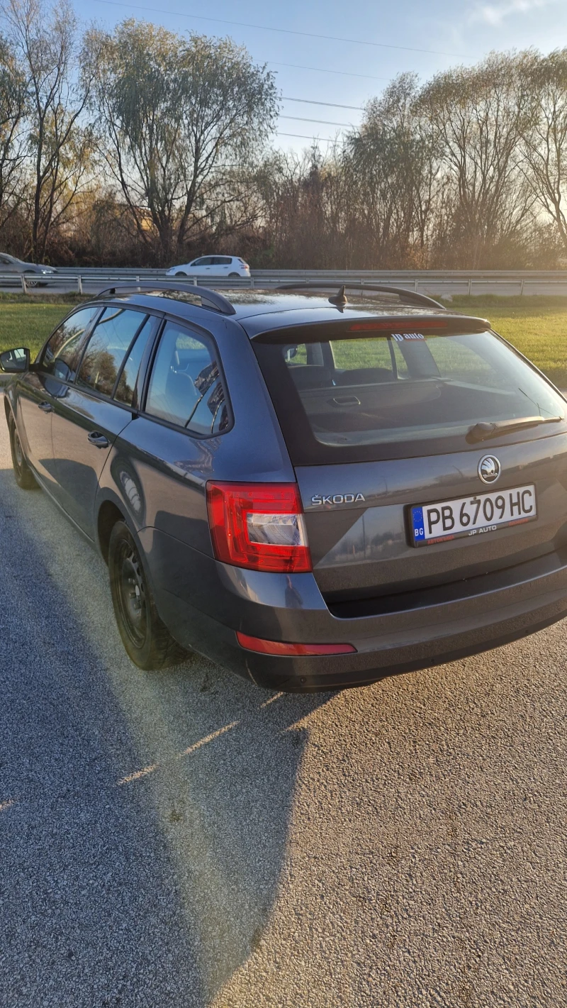 Skoda Octavia 1.6 TDI, снимка 7 - Автомобили и джипове - 52816127