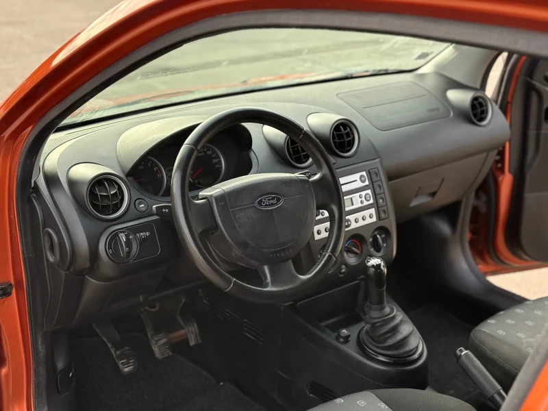 Ford Fiesta 1.4 , снимка 7 - Автомобили и джипове - 52965062