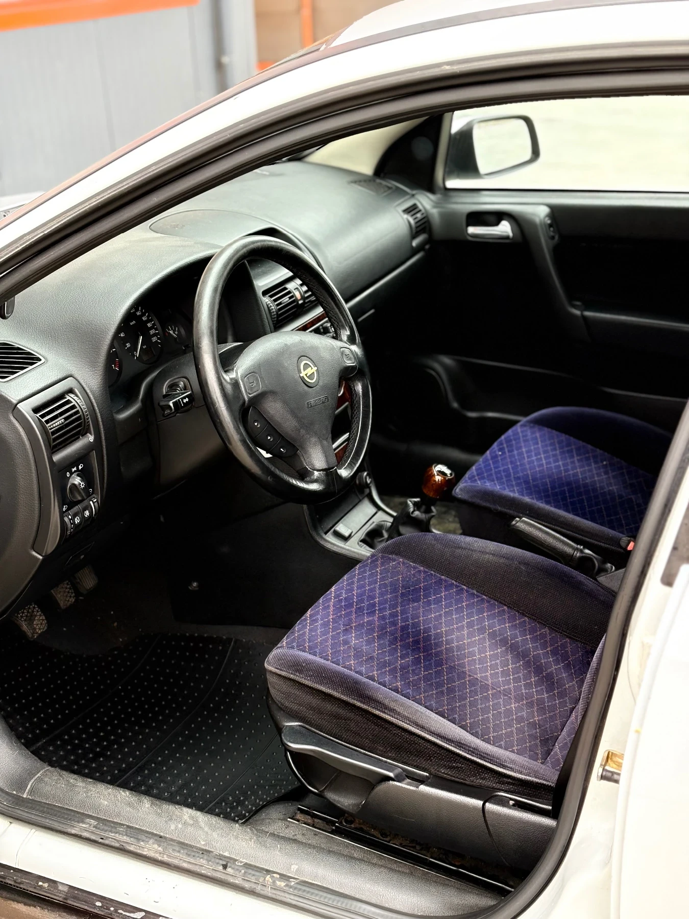 Opel Astra 1.4 ГАЗ / КЛИМАТИК / всичко платено - изображение 8