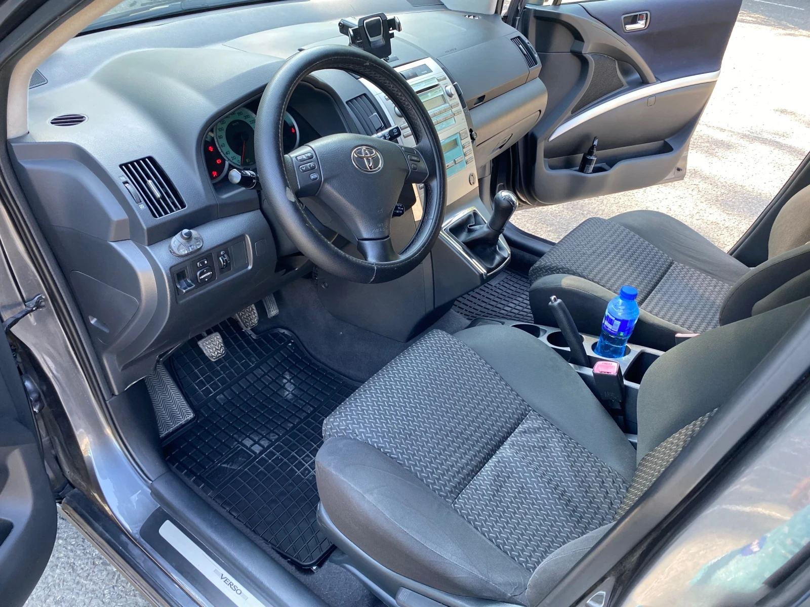 Toyota Corolla verso  - изображение 7