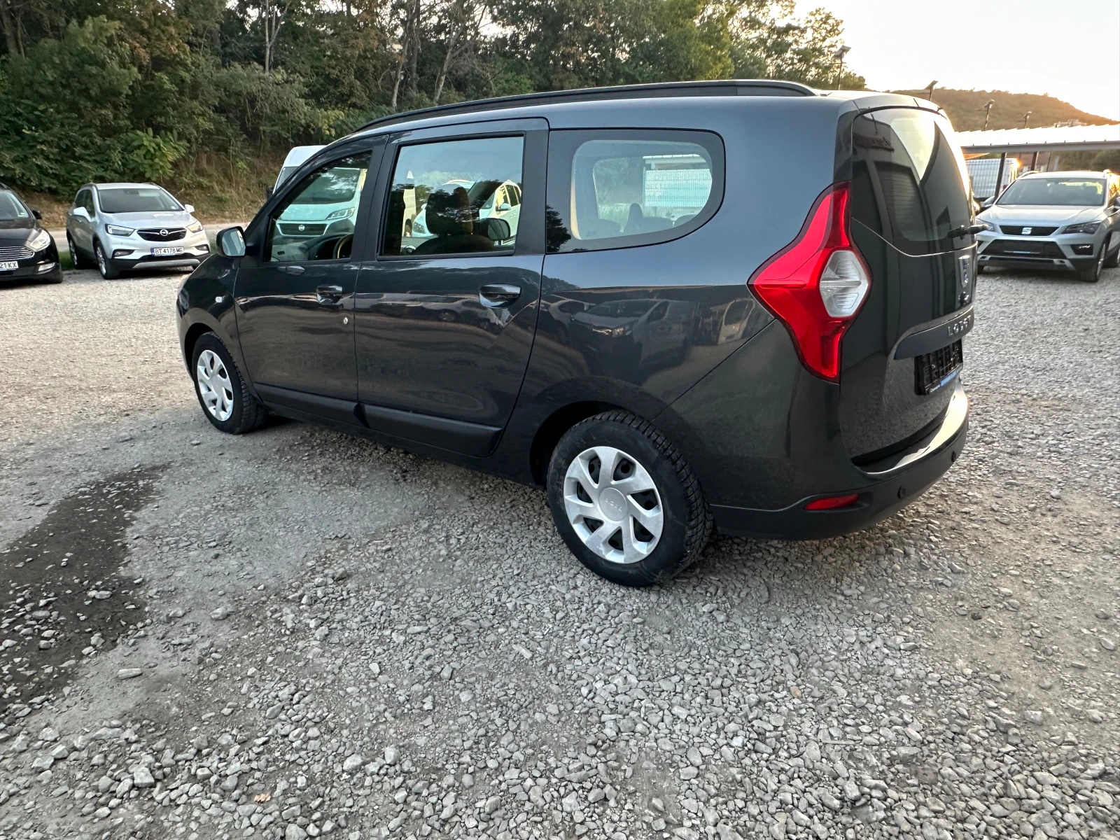 Dacia Lodgy 1.5DCI* NAVI* TOP* EVRO5 - изображение 4