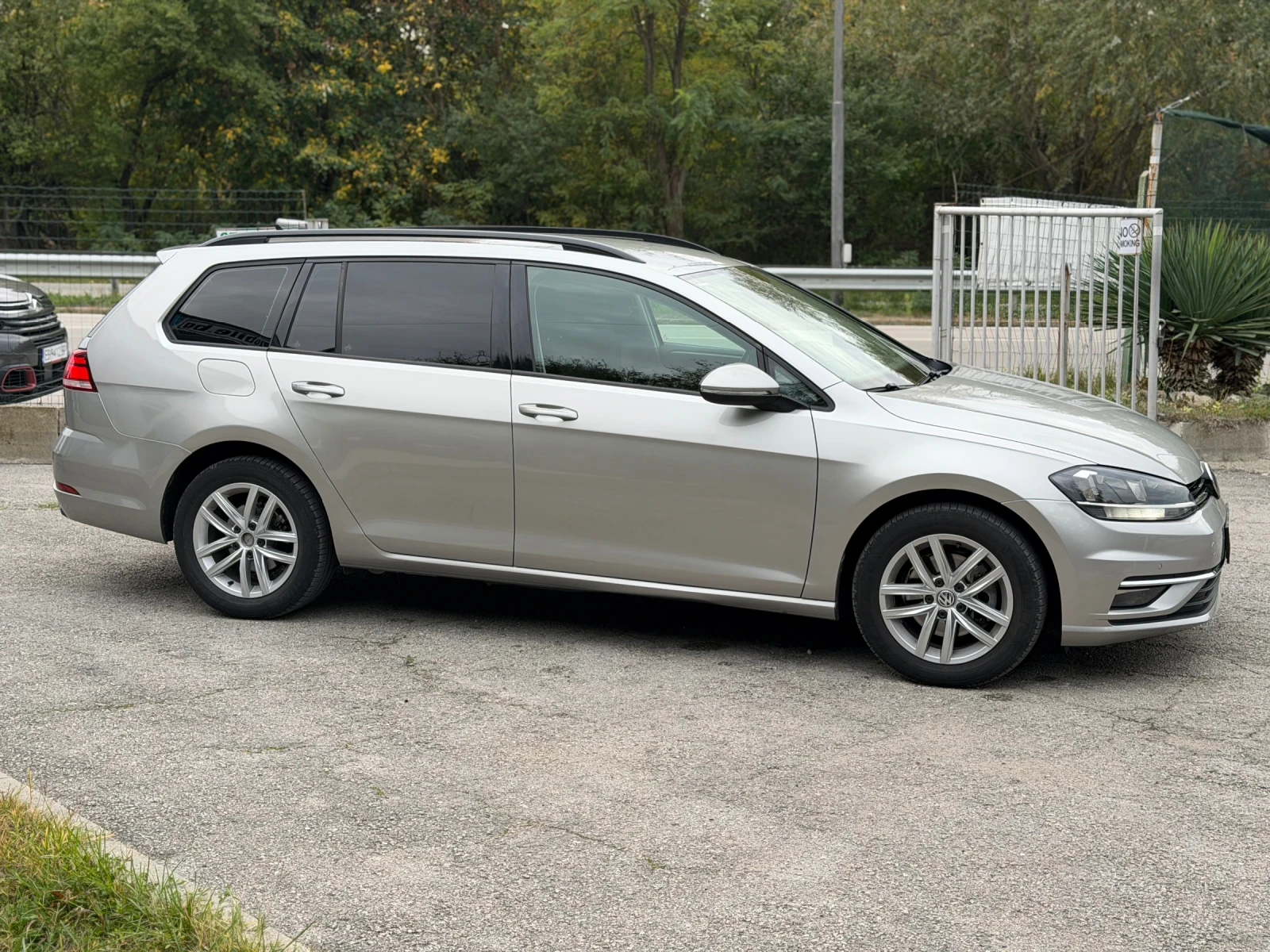 VW Golf FACELIFT* ОБСЛУЖЕН*  - изображение 8