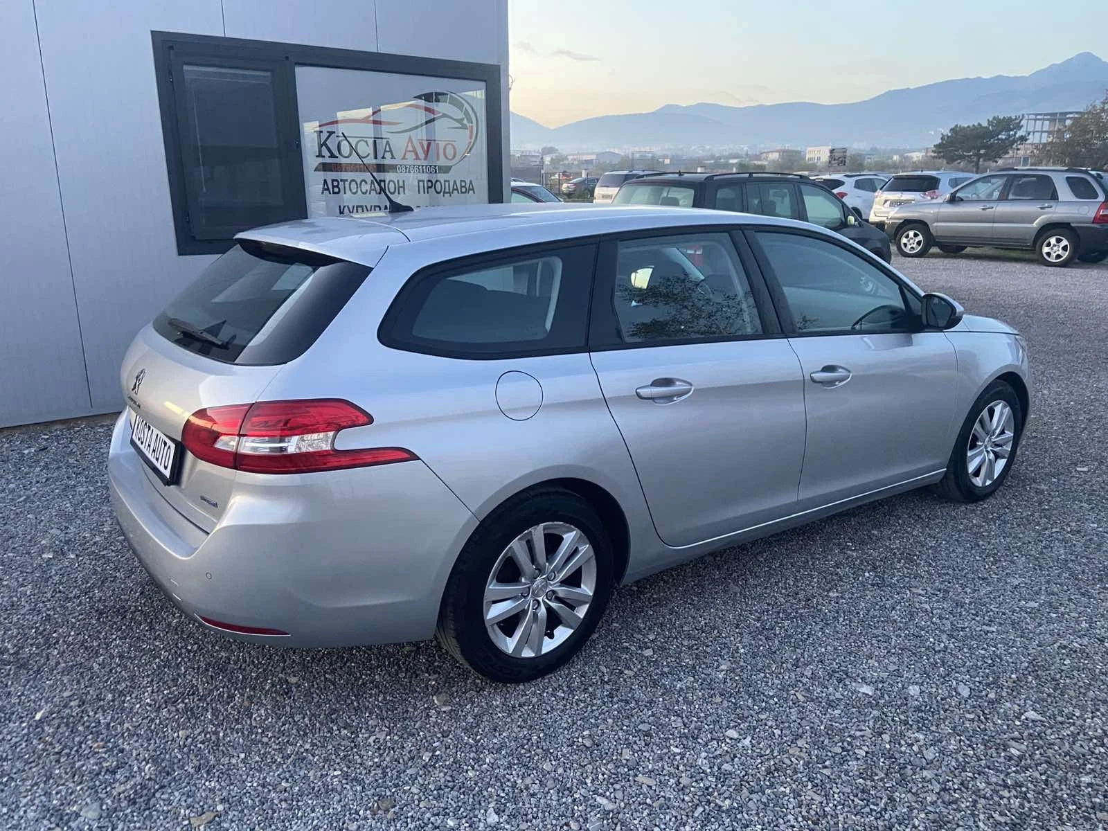 Peugeot 308 КАТО НОВ - изображение 3