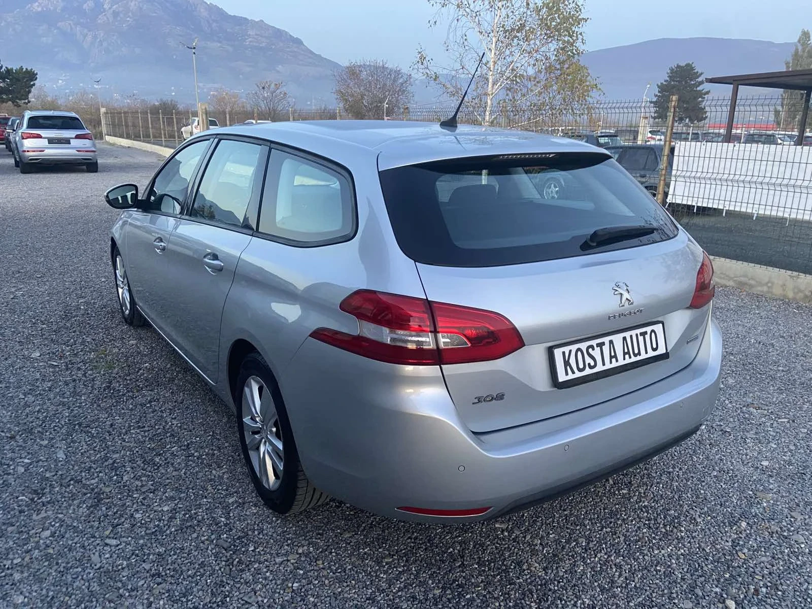 Peugeot 308 КАТО НОВ - изображение 6