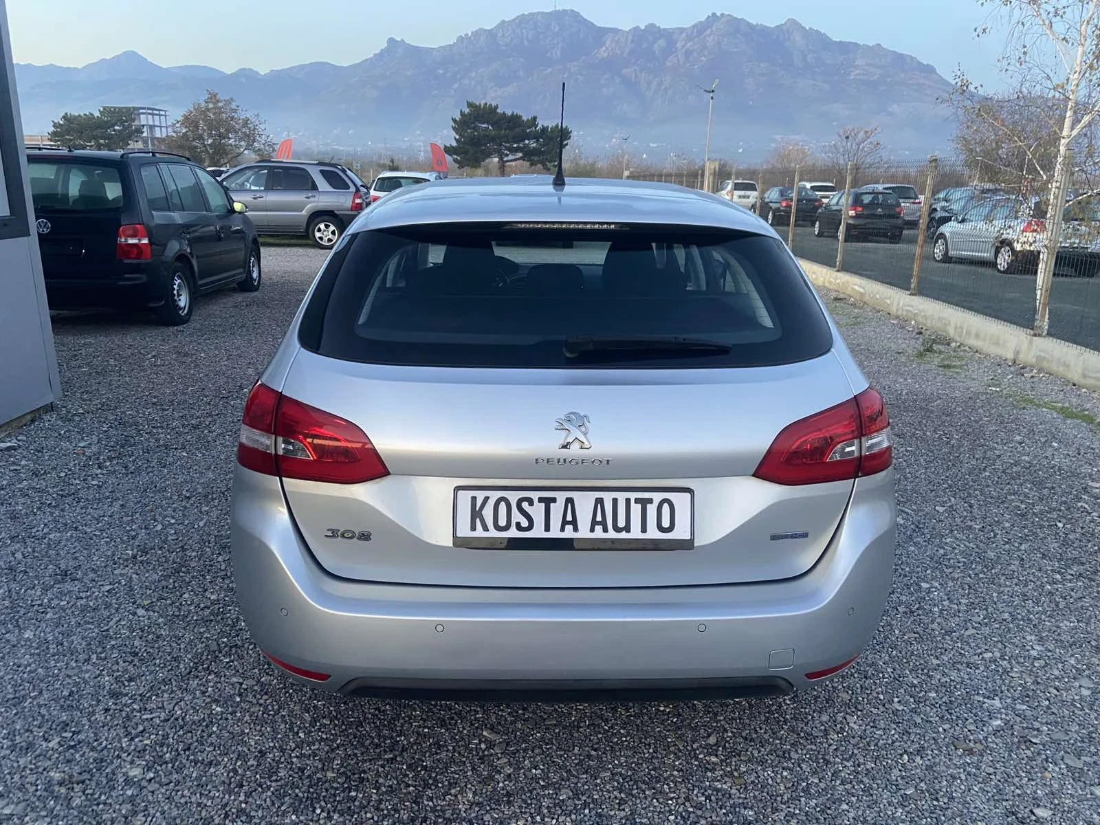 Peugeot 308 КАТО НОВ - изображение 5