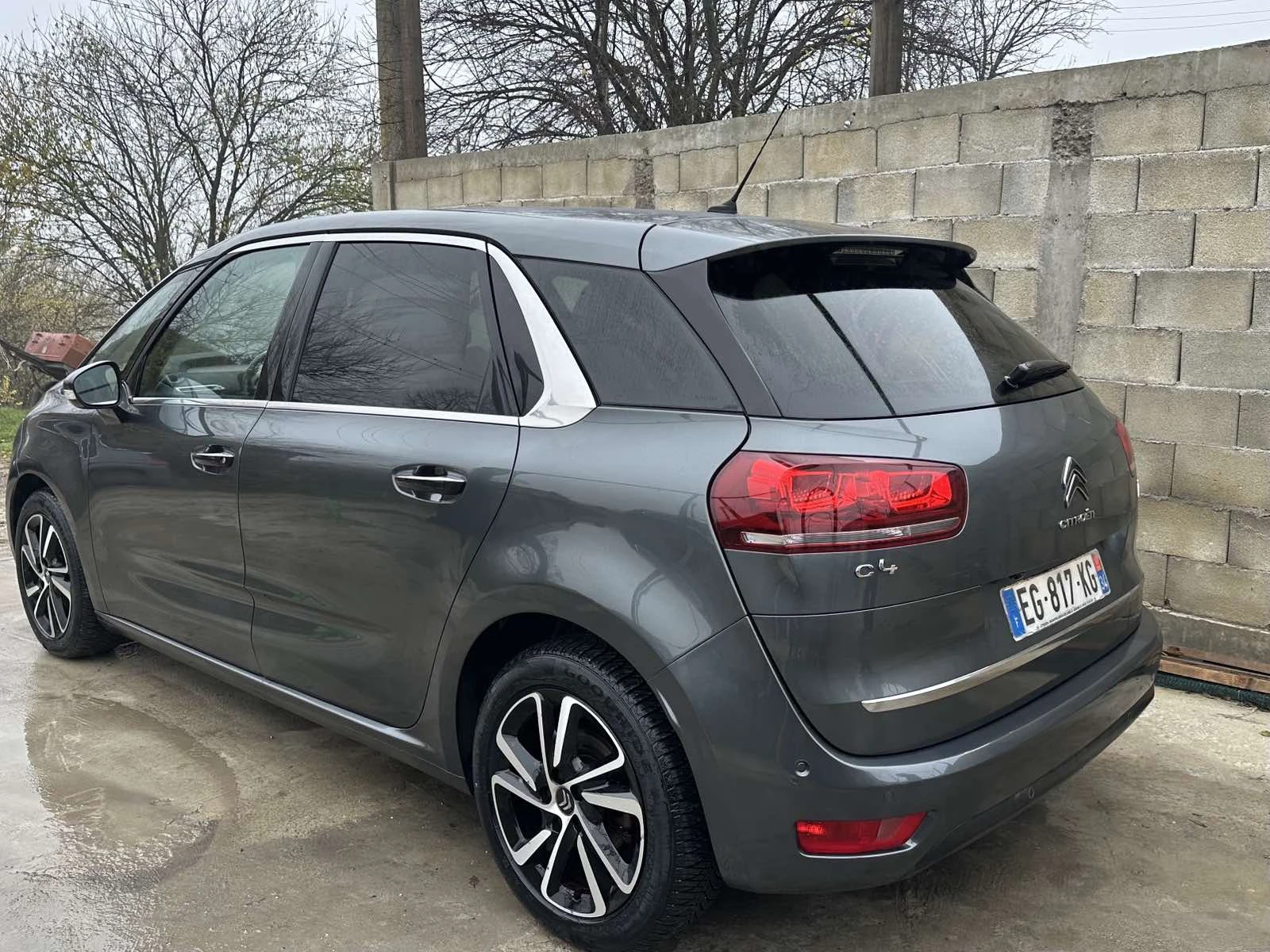 Citroen C4 Picasso 1.6 Blue-HDi, Автоматик, Самопаркиране, Exclusive - изображение 3