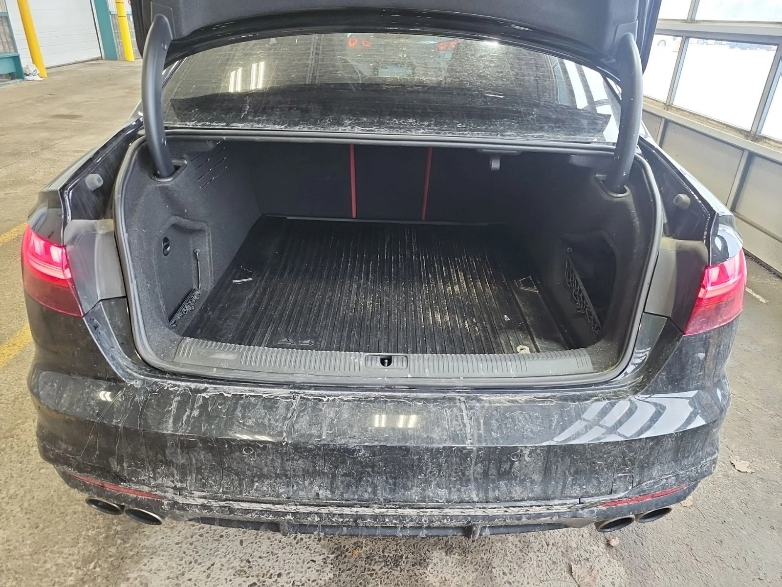 Audi S4 PROGRESSIV С РЕГИСТРАЦИЯ & АВТО КРЕДИТ, снимка 5 - Автомобили и джипове - 53890092