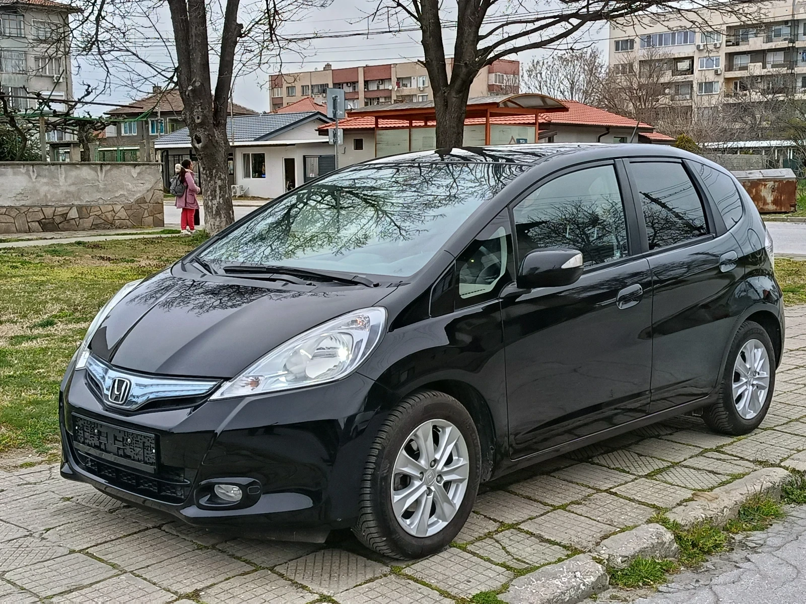 Honda Jazz Хибриден , снимка 2 - Автомобили и джипове - 53953529