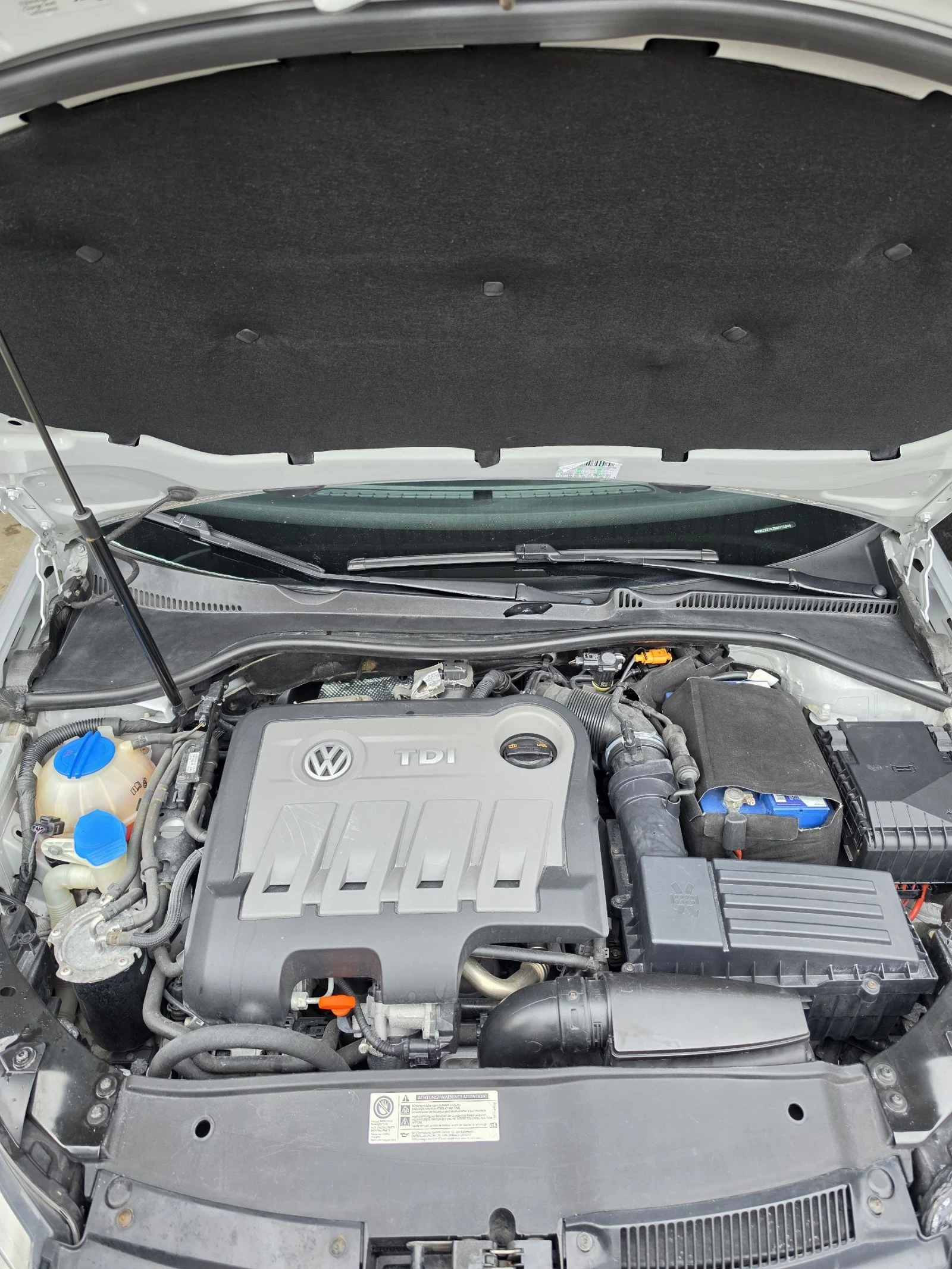 VW Golf 2.0 TDI 140к.с., снимка 14 - Автомобили и джипове - 54078902