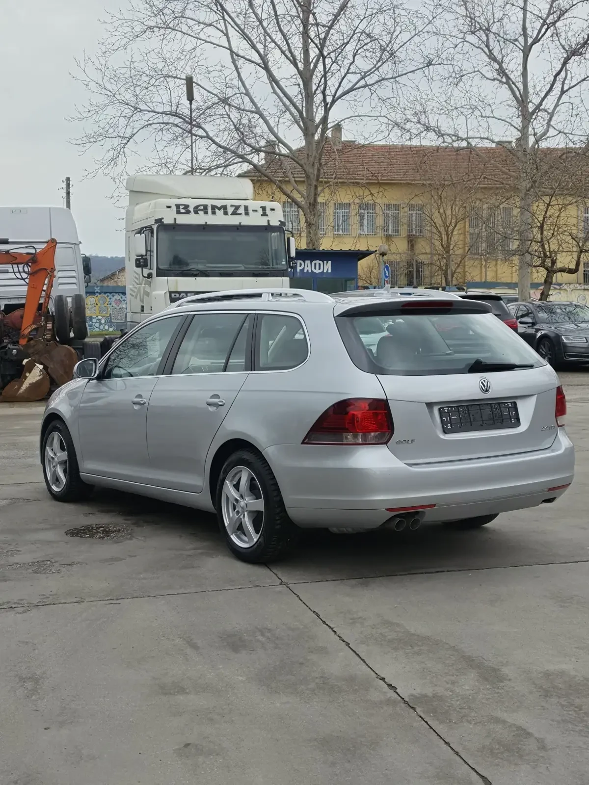 VW Golf 2.0 TDI 140к.с., снимка 7 - Автомобили и джипове - 54078902