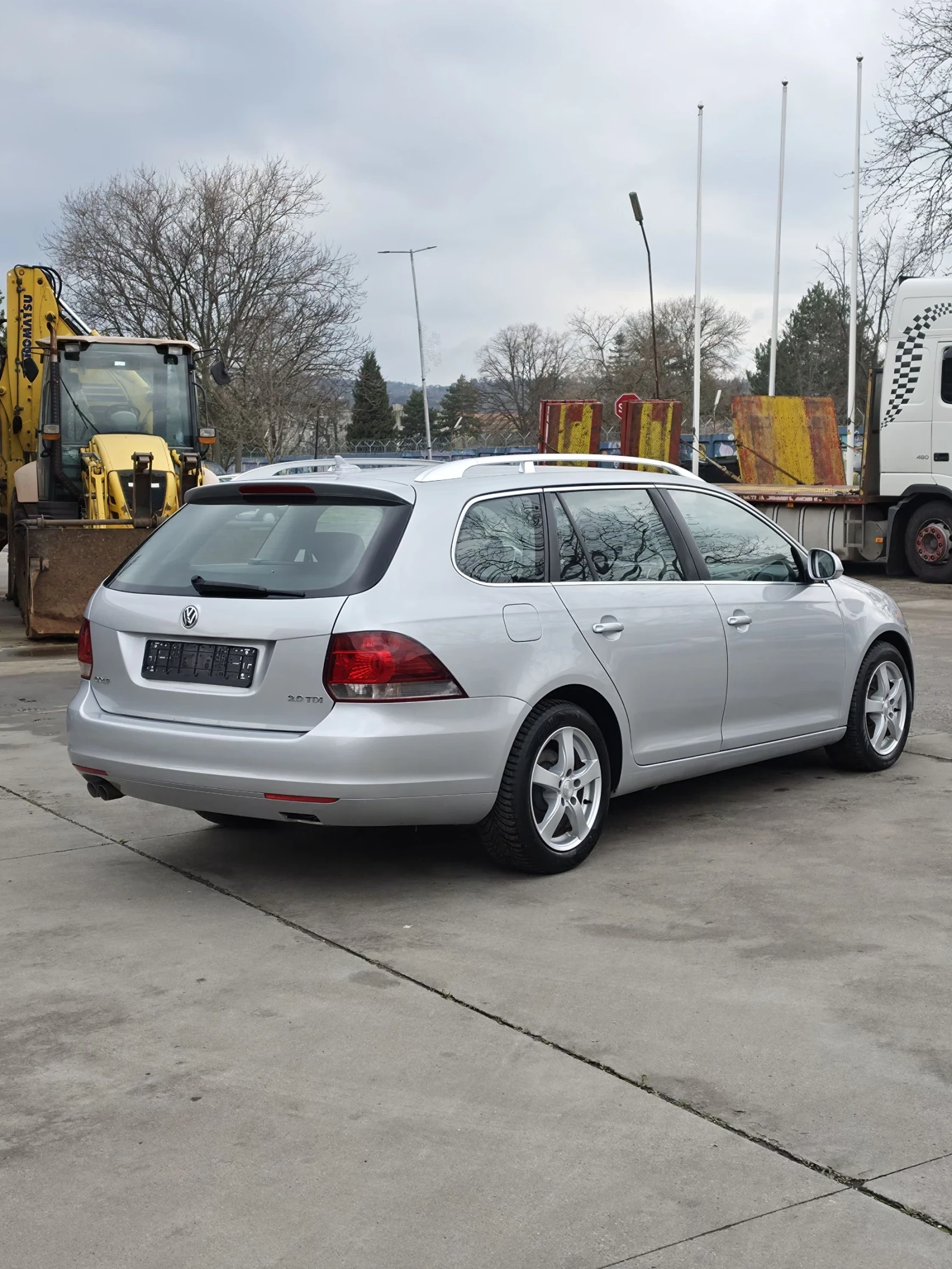 VW Golf 2.0 TDI 140к.с., снимка 6 - Автомобили и джипове - 54078902