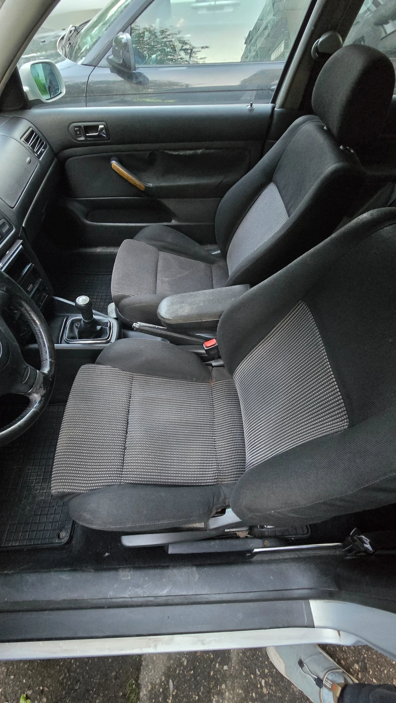 VW Golf 1.8 GTI С ГАЗ, снимка 8 - Автомобили и джипове - 54525974