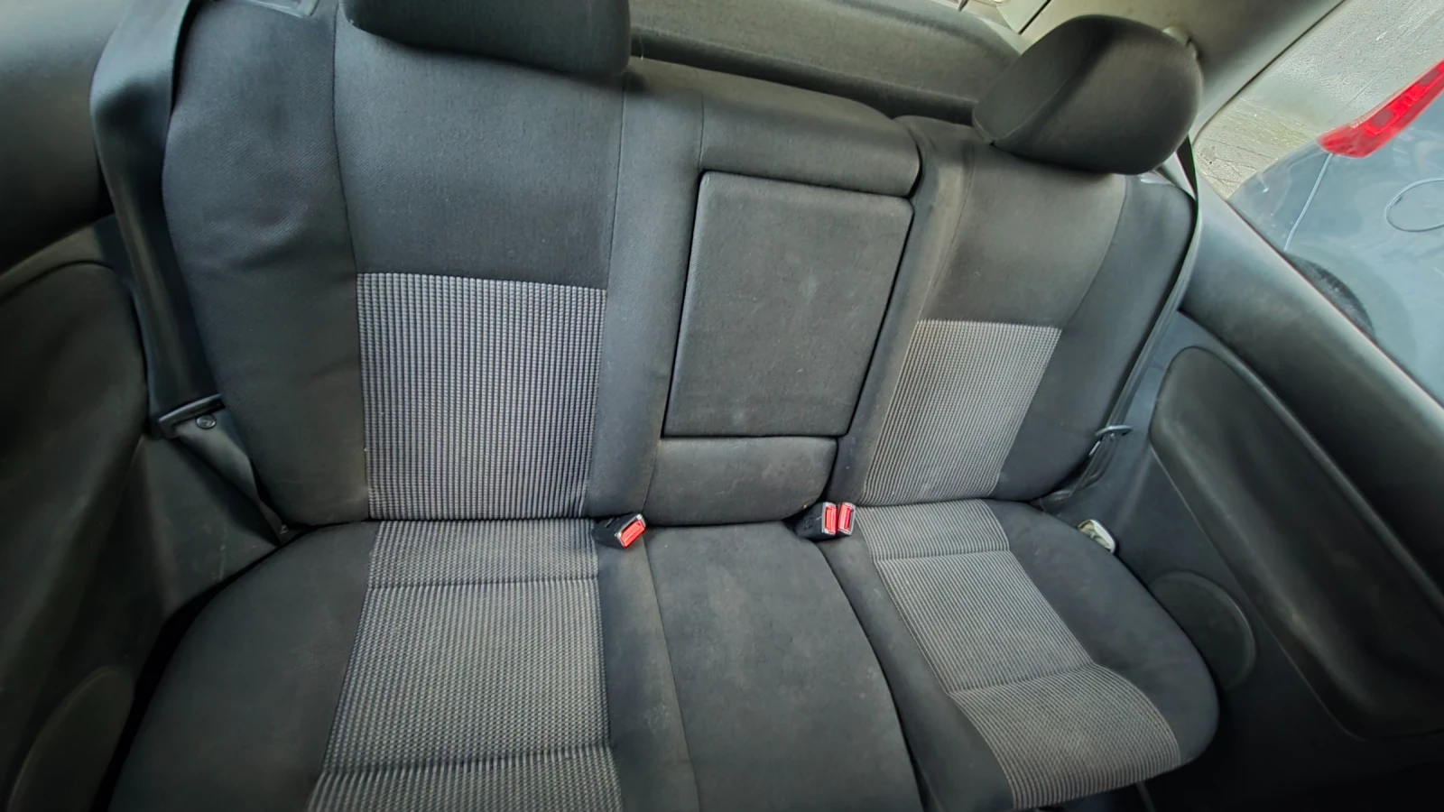 VW Golf 1.8 GTI С ГАЗ, снимка 9 - Автомобили и джипове - 54525974