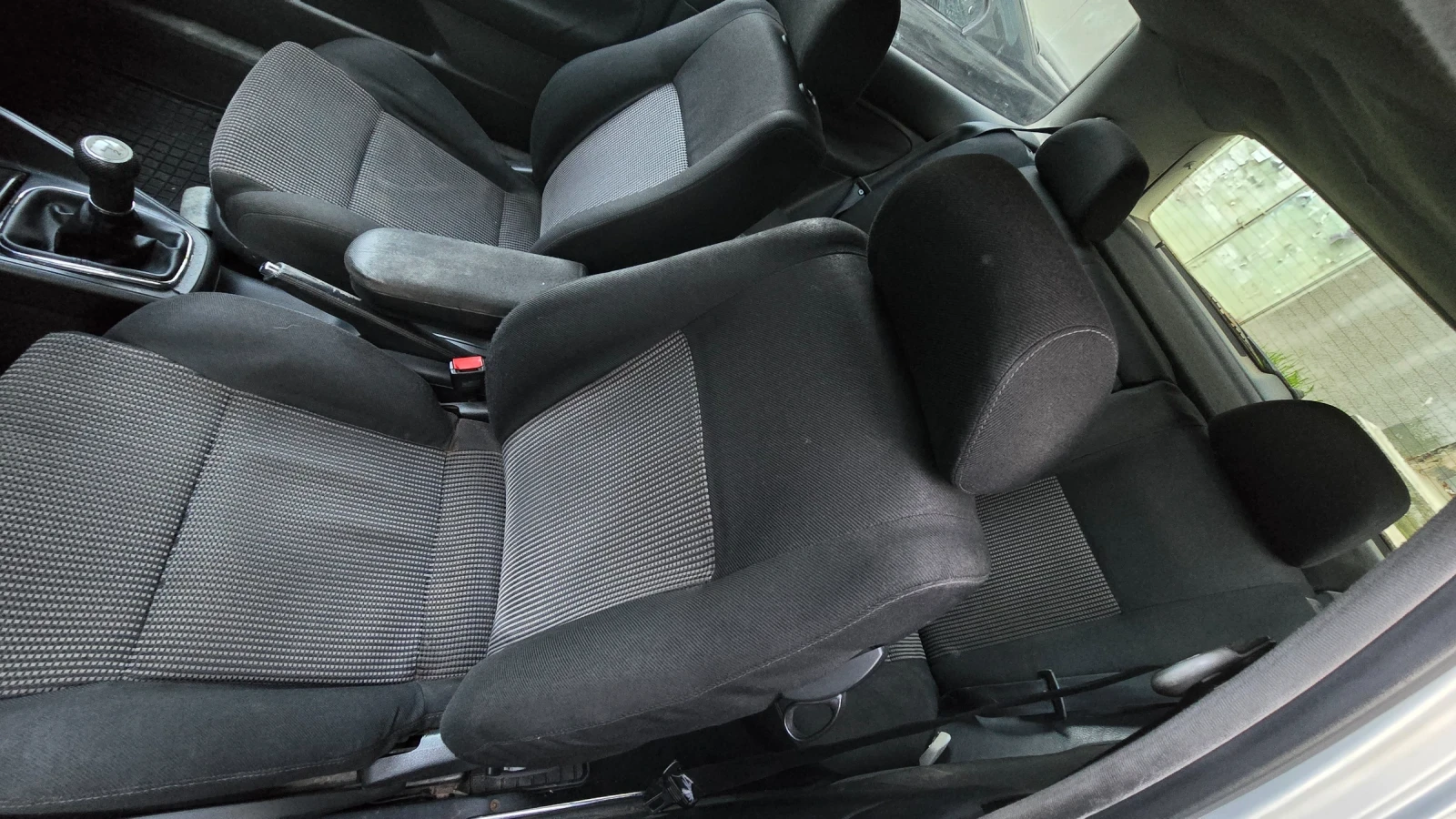 VW Golf 1.8 GTI С ГАЗ, снимка 7 - Автомобили и джипове - 54525974
