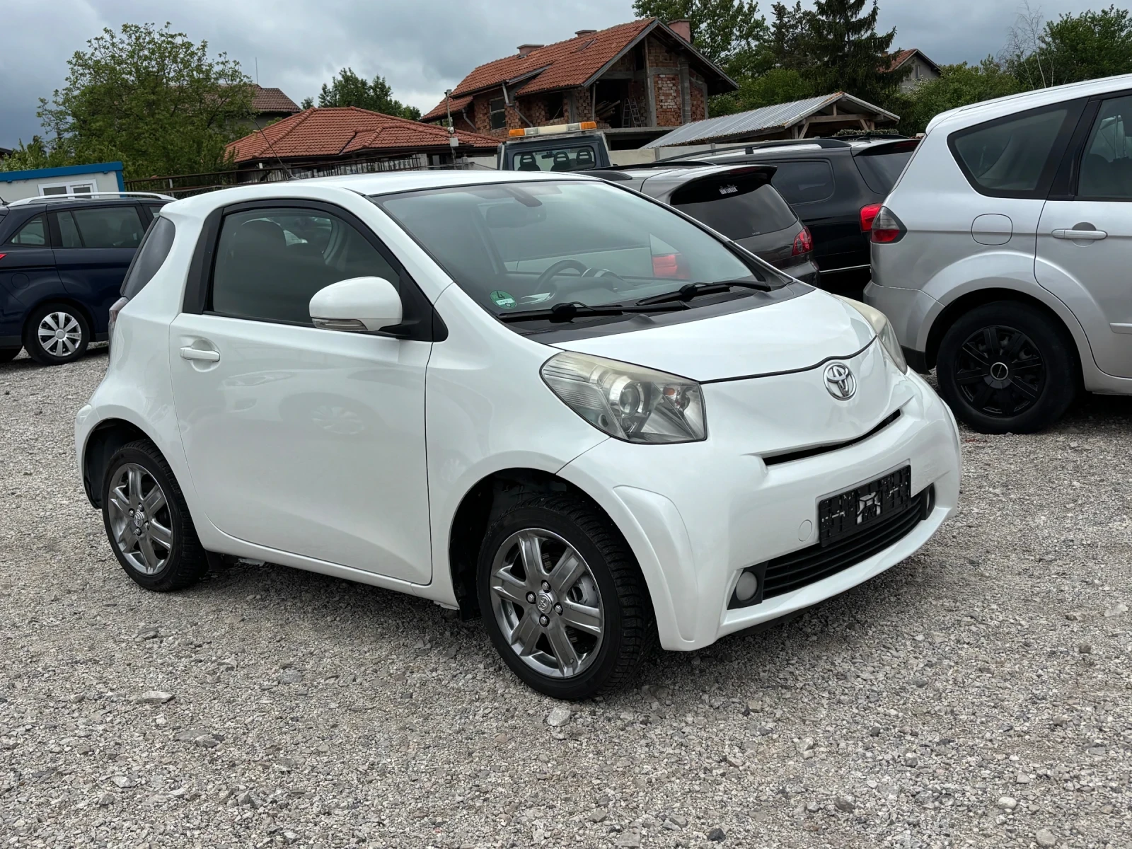 Toyota IQ 1.0-68кс, AC, снимка 3 - Автомобили и джипове - 54570626